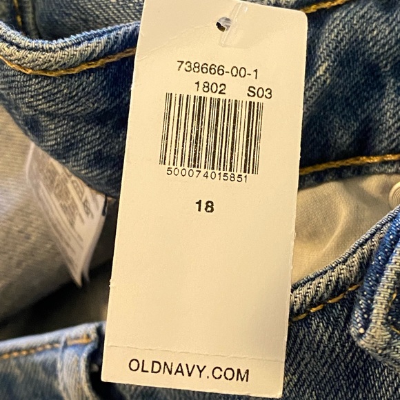 NWT Old Navy Higher High-Waisted O.G. Straight
Ripped Jeans - Picture 15 of 15